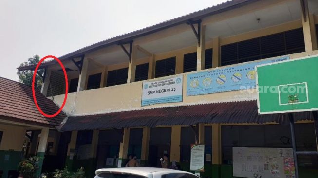 Numpang Belajar di Gedung Bekas, Kepsek SMPN 23 Tangsel Cemas Atap Roboh Ganggu PTM