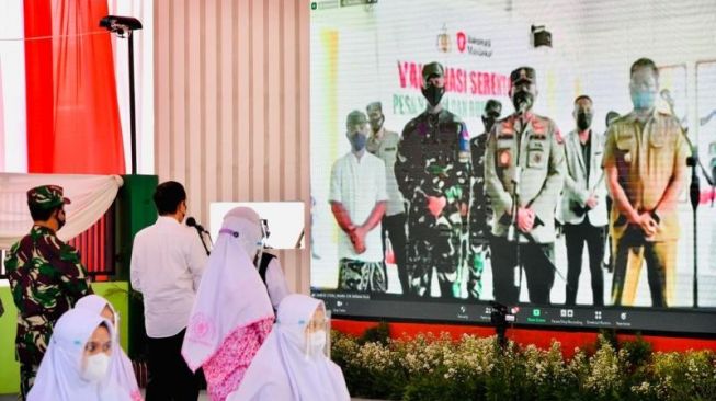 Perwakilan NTB Keluhkan Keterhambatan Vaksin dari Jakarta, Jokowi: Nanti Saya Prioritaskan