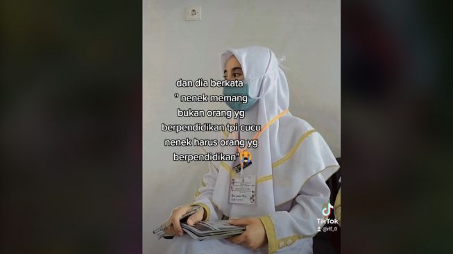 Perjuangan Nenek Sekolahkan Cucunya yang Yatim Piatu Hingga Perguruan Tinggi (TikTok)