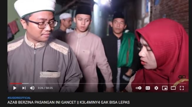 CEK FAKTA: Benarkah Viral Pasangan Gancet Ditolong Ustadz. [YouTube/ Gus Idris Official]