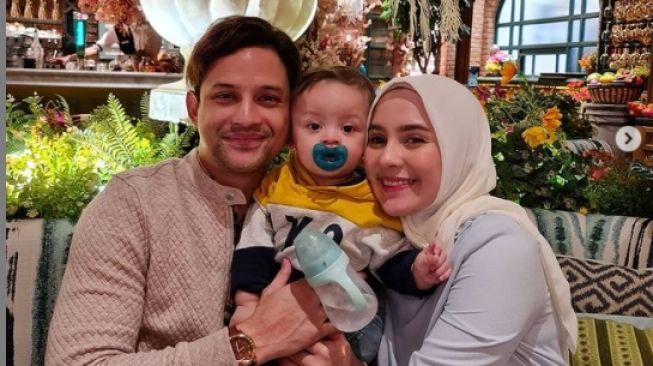 Potret mesra Lucky Perdana dan Lidi Brugman. [Instagram/_luckyperdana]