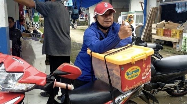 Terdampak Pandemi, Seniman Wayang Golek Alih Profesi Jadi Pedagang Ayam