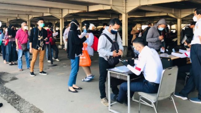 Mulai Hari Ini, Naik KRL di Stasiun Bogor Wajib Tunjukan Kartu Vaksin Covid-19