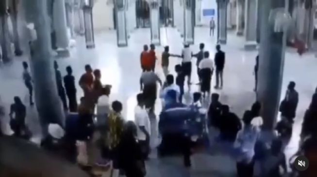 Beredar Video Imam Masjid Diserang Orang yang Mau Syahid dan Masuk Surga?