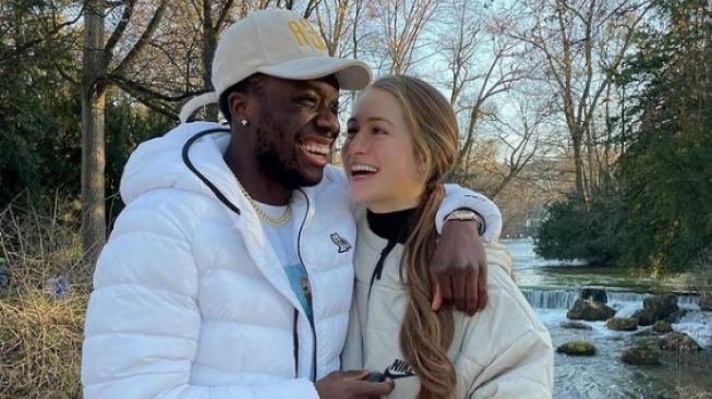 Bisa Ditiru, Begini Cara Alphonso Davies Menyatakan Cinta ke Jordyn Huitema