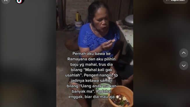  Pria Tempuh 5 Jam Perjalanan Demi Belikan Ibu Makanan Enak (TikTok)