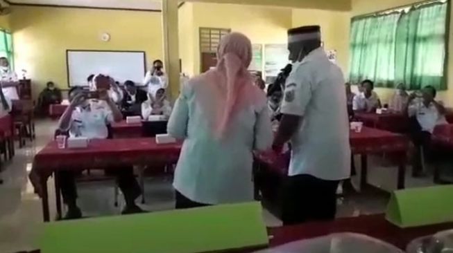 Viral Video Karaoke Dangdutan Oknum Kepala Dinas di Bondowoso Dinilai Tak Etis