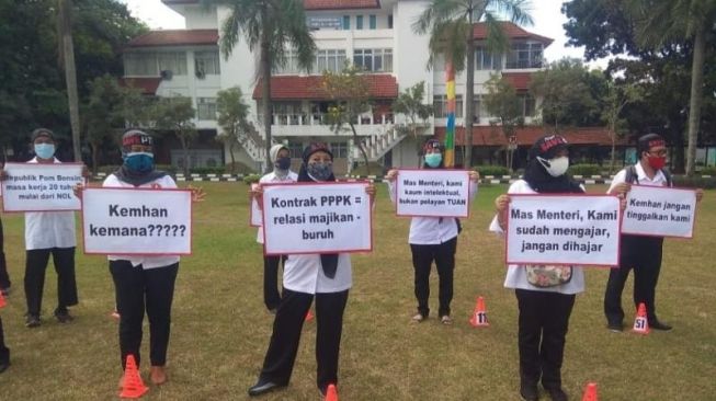 Tujuh Tahun Status Tak Jelas, Pegawai Eks Yayasan UPN Veteran Yogyakarta Unjuk Rasa