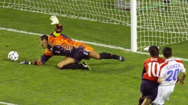 Kiper Legendaris Paraguay Jose Luis Chilavert. [AFP]