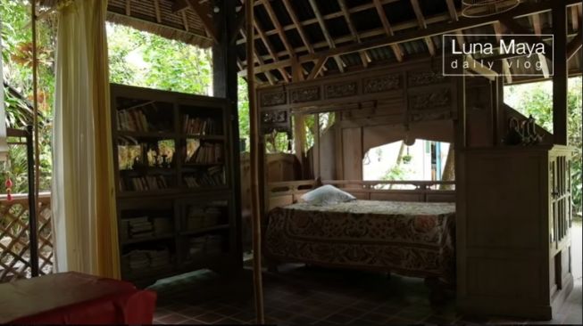 Potret rumah ibunda Luna Maya di Bali. [Youtube/Luna Maya] 