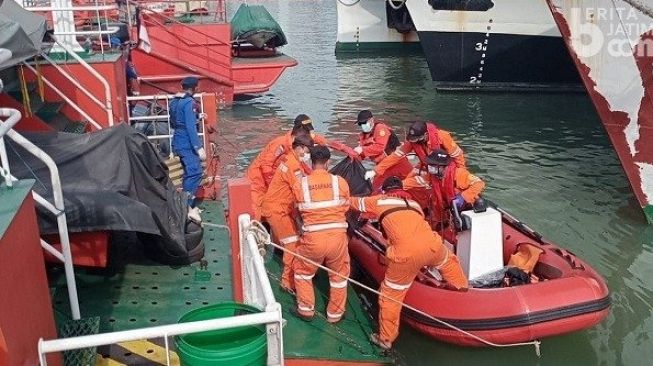 Jasad Pria Diduga Bunuh Diri dari Jembatan Suramadu Ditemukan