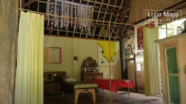 Potret rumah ibunda Luna Maya di Bali. [Youtube/Luna Maya] 