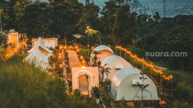 5 Rekomendasi Tempat Glamping Bogor, Berkemah di Alam Dengan Fasilitas