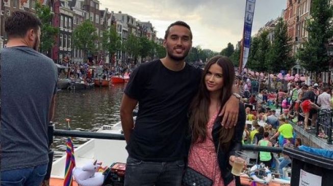 5 Potret Ylon Louise, WAGs Persib Bandung Kekasih Ezra Walian