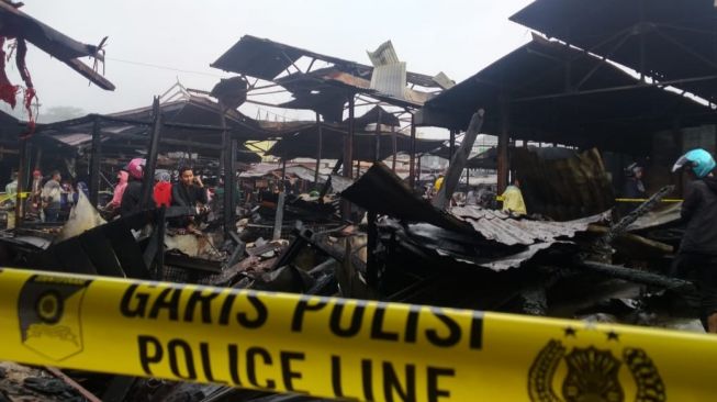 Kebakaran Pasar Bawah Bukittinggi, 300 Kios Pedagang Ludes Terbakar