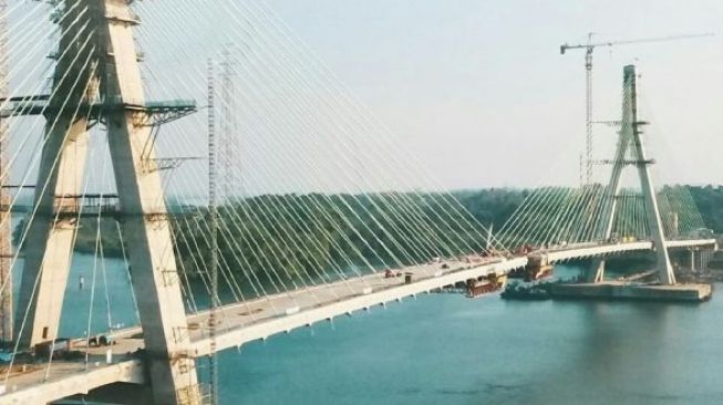 Nasib Jembatan Pulau Balang Seperti Kisah Abu Nawas, Kok Bisa?