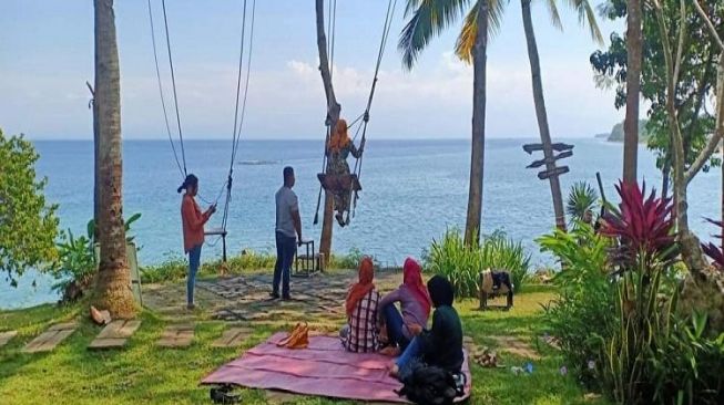 Pokdarwis: Sebulan Tak Ada Pengunjung di Karang Impian Beach Swing