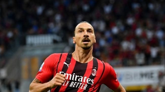 Zlatan Ibrahimovic: Saya Ingin Bermain di AC Milan Selama Saya Bisa