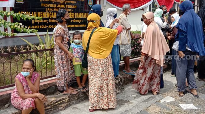 Disambangi Jokowi, Warga Kartasura: Biasanya Cuma Lihat dari TV