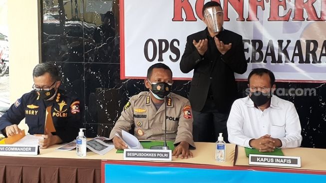 DVI RS Polri mengumumkan jenazah korban Lapas Tangerang yang kembali teridentifikasi. (Suara.com/Yaumal)