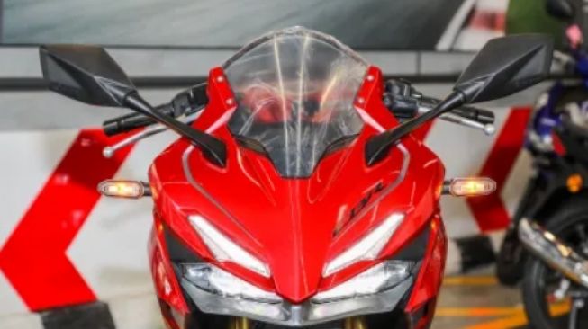 Penampakan lampu depan Honda CBR150R di Malaysia (Paultan)