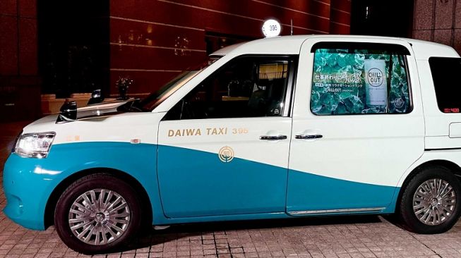 Sleeping Taxi, taksi yang memanjakan penumpang untuk tidur di dalam kabin (Carscoops)