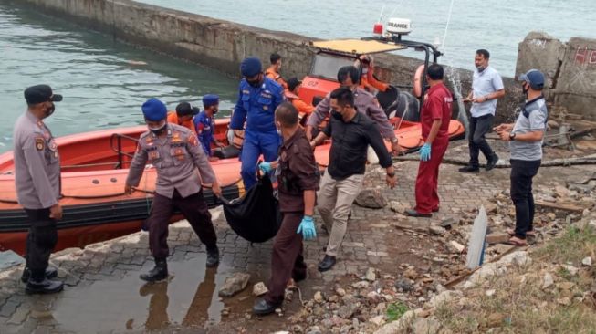 Geger Dua Mayat Ditemukan di Perairan Pelabuhan Merak, Mengeluarkan Busa Dari Mulut