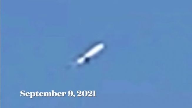 Benda Misterius Tertangkap Kamera Melintasi Langit Florida, Banyak yang Menduga UFO