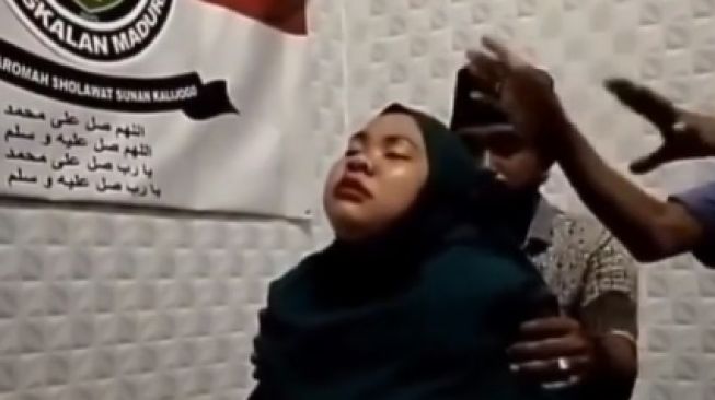 Viral Video Jin Qarin Bongkar Kasus Pembunuhan di Subang. (Instagram/@nenk_updatee)