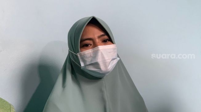 M, istri siri Mansyardin Malik yang merupakan ayah Taqy Malik [Suara.com/Evi Ariska]