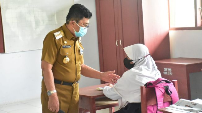 Tinjau Pembelajaran Tatap Muka Perdana, Walikota Palopo: Harus Ikuti Prokes