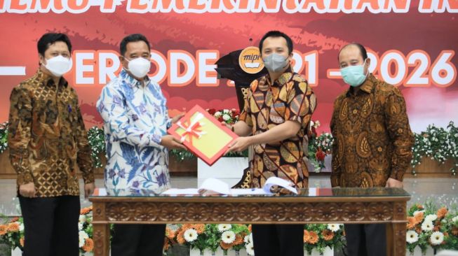 Ketua Umum MIPI Lantik dan Kukuhkan Dewan Pengurus Pusat Periode 2021-2026