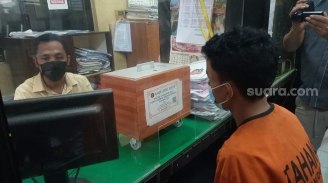 Pencuri kotak amal di Medan ditangkap. [Suara.com/Suhardiman]