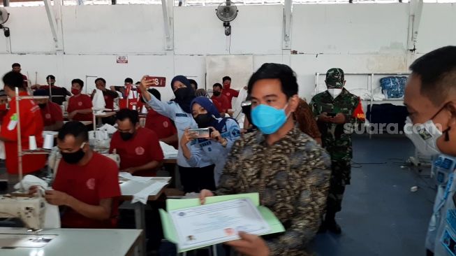 Rutan Klas I Surakarta Punya Pabrik Garmen, Ini Reaksi Kagum Gibran