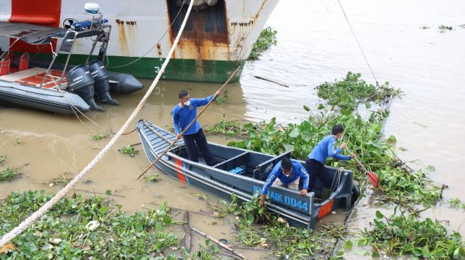 Meriahkan Harhubnas, Kemenhub Gelar Gerakan Bersih Kantor dan Halaman