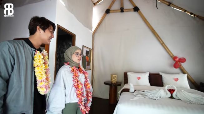 Honeymoon Lesti Kejora dan Rizky Billar. (YouTube/Rizky Billar)