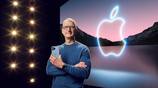 CEO Apple Tim Cook meluncurkan iPad mini baru di Apple Park, Cupertino, California, Amerika Serikat, Selasa (14/9/2021). [AFP Photo]