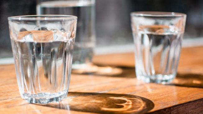 Orang Sakit Jantung Ternyata Harus Kurangi Minum Air, Kenapa?