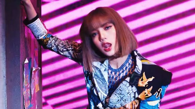 Potongan video klip lagu "Lalisa" dari Lisa Blackpink. [YouTube]