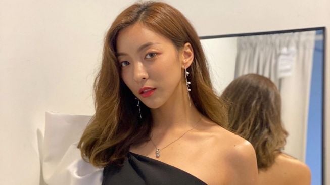 Luna f(x) Segera Rilis Lagu Solo di Agensi Barunya