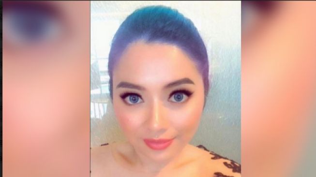 4 Potret Lirabica, Finalis Miss Earth Dilabrak Ibu-Ibu Kompleks Gegara Jogging