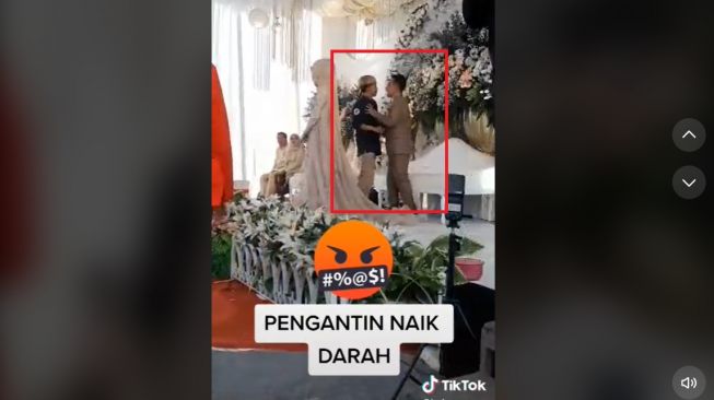 Fotografer Emosional Ajak Ribut Pengantin Pria di Pelaminan, Endingnya Mengharukan (TikTok)