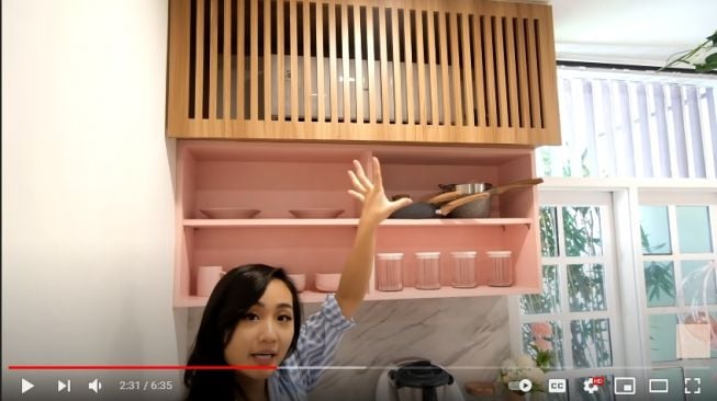 Potret Dapur Nadya MasterChef Indonesia. [Youtube/Nadya Puteri]