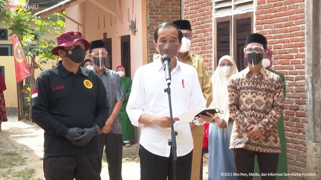 Cek Vaksinasi di Aceh, Jokowi Sebut Covid-19 Tak Akan Hilang dari Indonesia