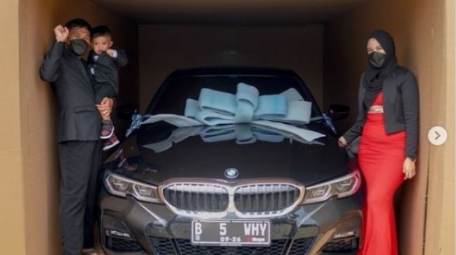 Ulangtahun, Balita Ini Dihadiahi BMW seharga Rp 1 Milyar (instagram)