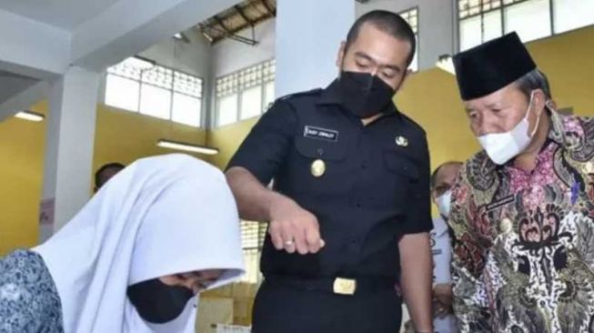 Batik Produksi Siswa SMK di Agam Bakal Dijadikan Seragam ASN