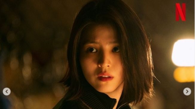 9 Potret Han So Hee Tampil Badass di Drama My Name