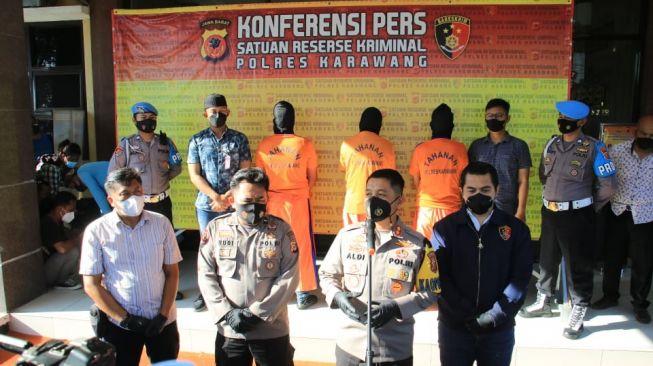 Kelompok Bersenjata Penyerang Adira Finance Karawang Ditangkap, 3 Tersangka