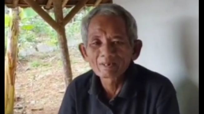 Viral Kakek Hidup Sebatang Kara di Gubug Tanpa Bantuan Pemerintah, Faktanya Mengejutkan