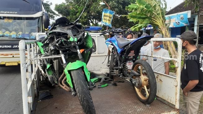 Kebut-kebutan Di Jalan Ramai, Pengendara Motor Sport Tewas Usai ...